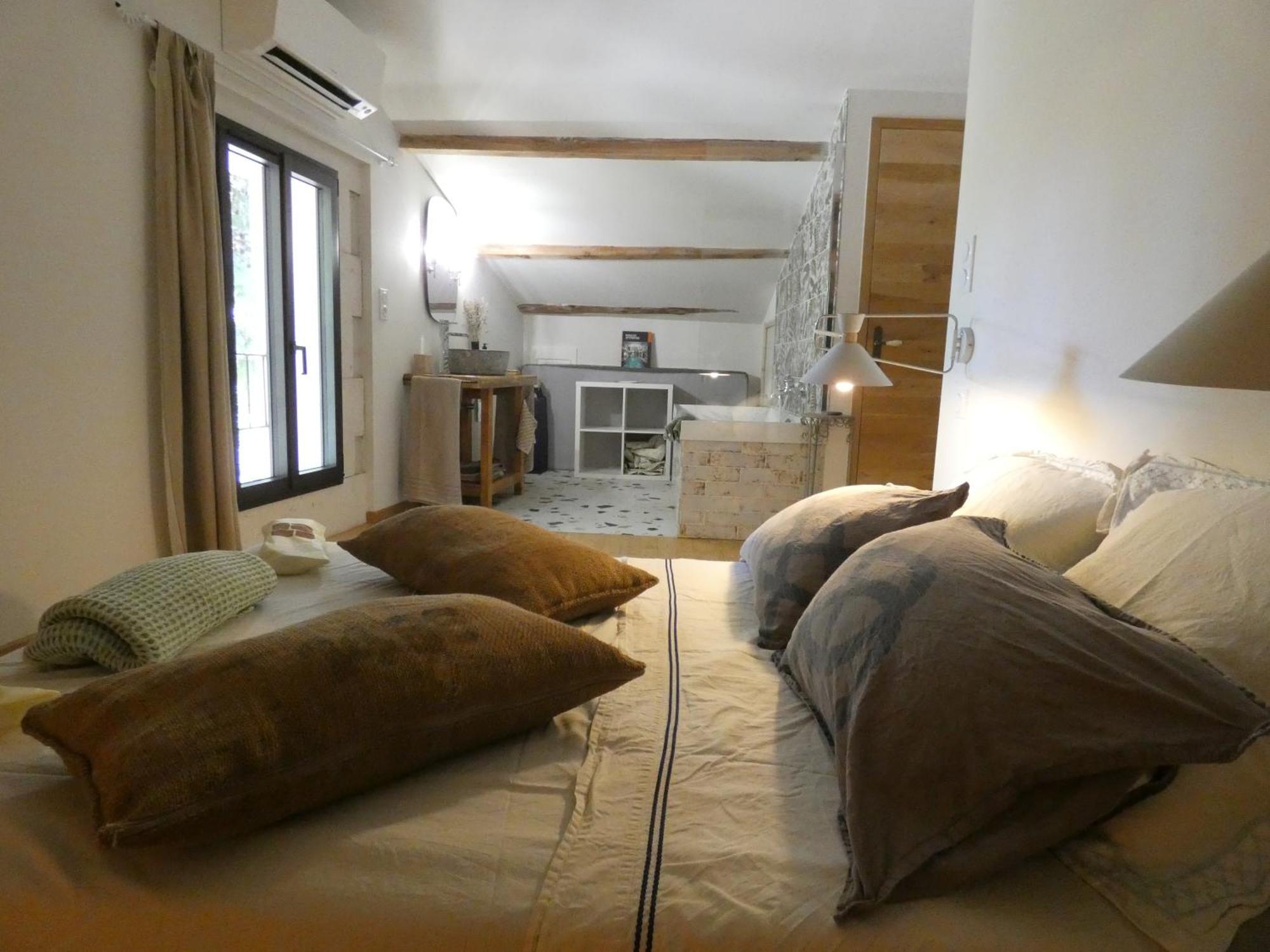 Chambre D'Hotes Dans Une Ancienne Bergerie - La Bergerie Du Monde Les Angles  Exterior foto